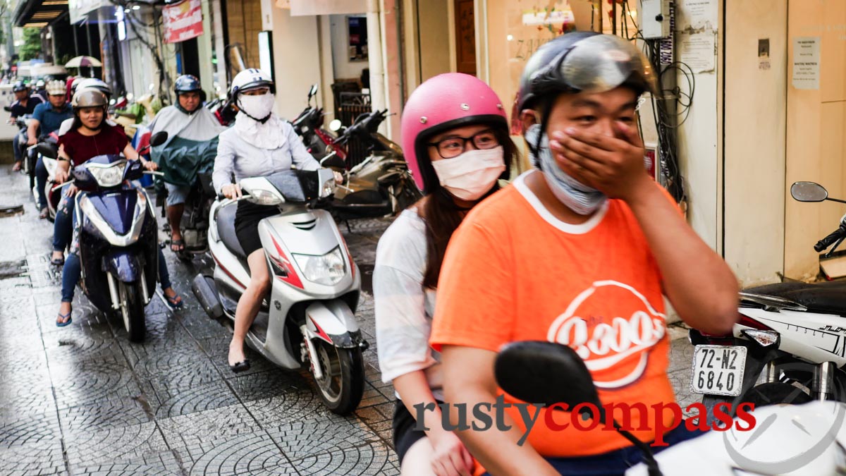 A downtown Saigon pavement - metres from hotels and the centre of govermment.